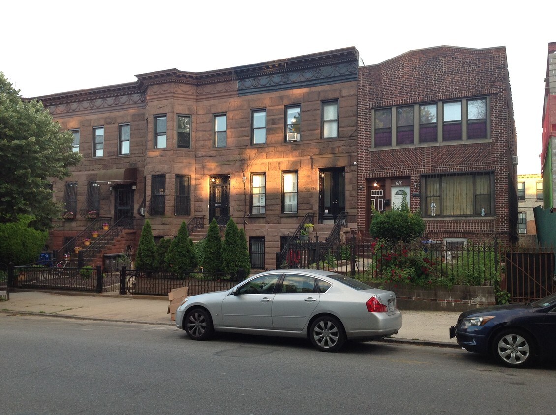 Primary Photo - 810 Jefferson Ave