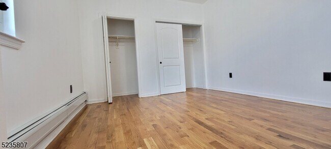 Building Photo - 263 S 10th St