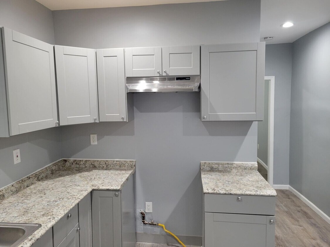 Primary Photo - 220 S 10th St LLC