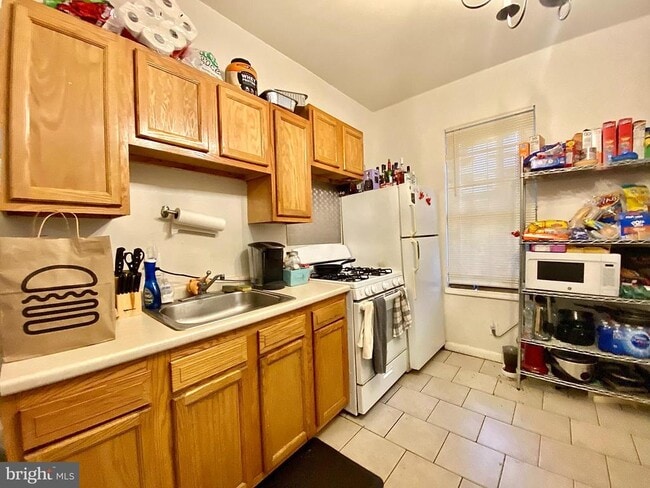 Building Photo - 2030 N Gratz St