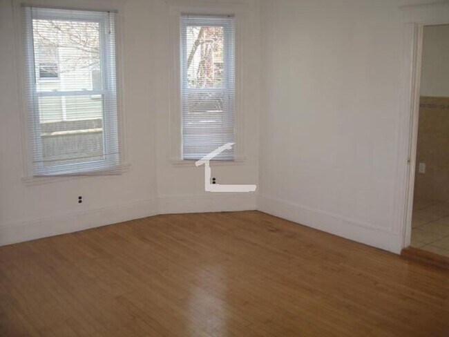 Foto del edificio - Great Deal! 3 Bed Available Now