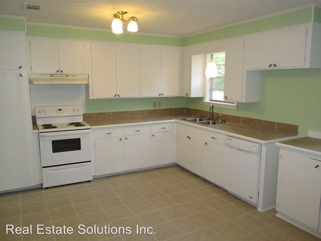 Building Photo - 3 br, 1.5 bath House - 105 Ridgeway Dr.