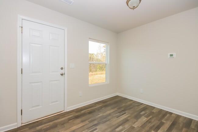 Building Photo - 151 Jo Creek Ln