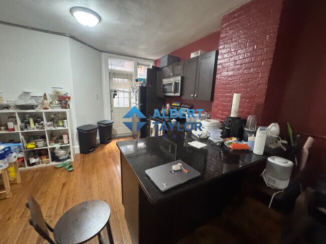 Foto del edificio - 166 Endicott St