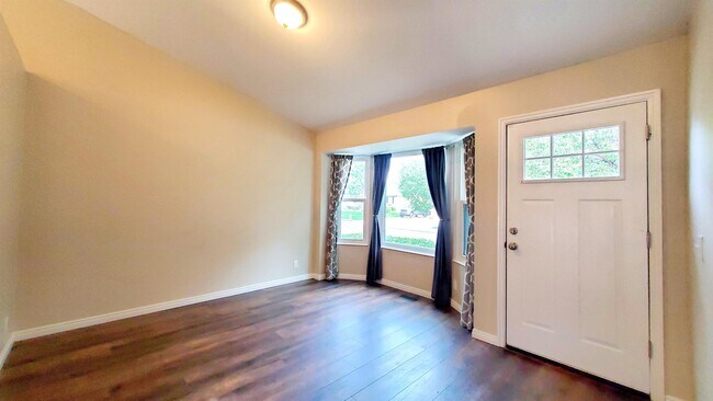 Building Photo - 1863 Town Meadows Ct