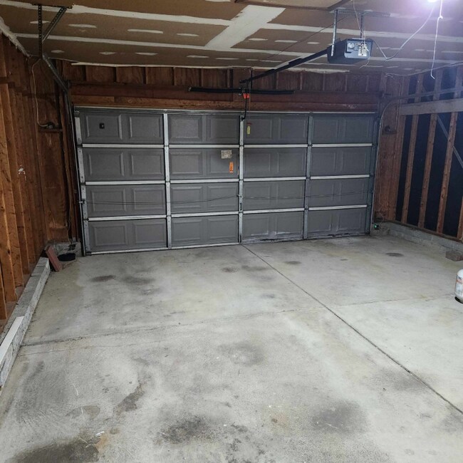Building Photo - 2370 Walborn Dr