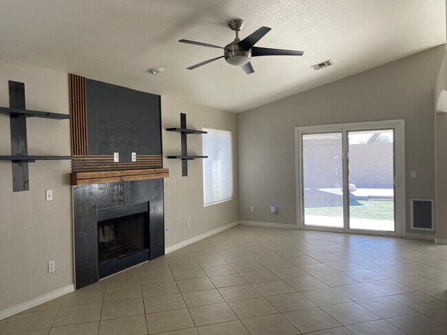 Foto del edificio - 8231 W Lapis Moon Ln