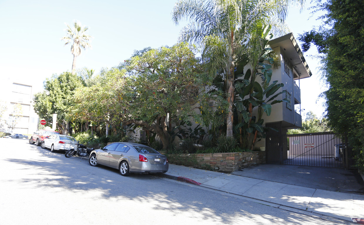 Building Photo - Fountain Avenue Apartments