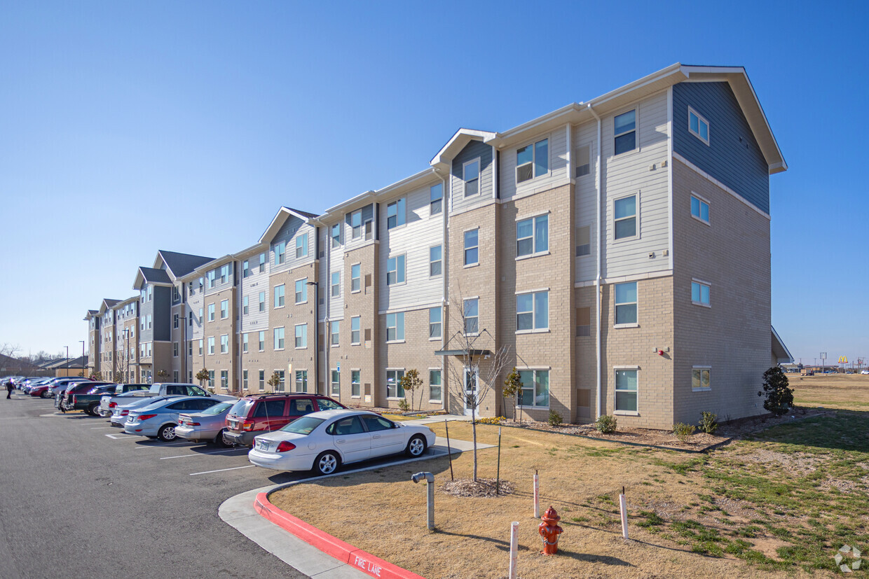 Building Photo - Southern Commons