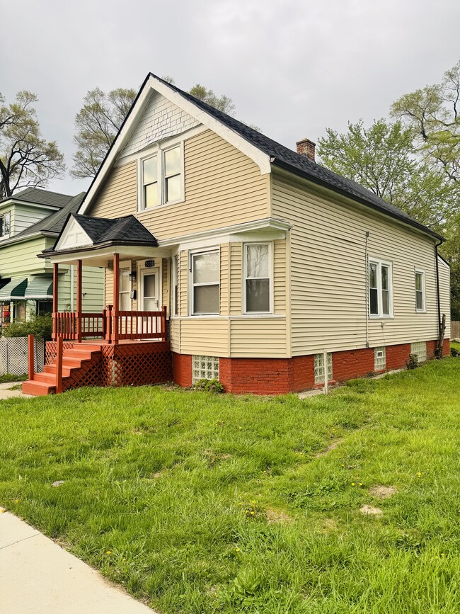 Building Photo - 5330 Fischer St