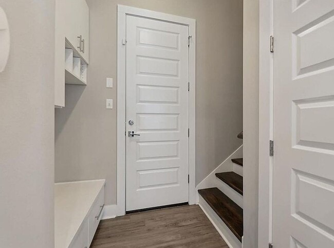 Building Photo - Modern 3BR/2.5BA Home in the Heart of Baton Rouge