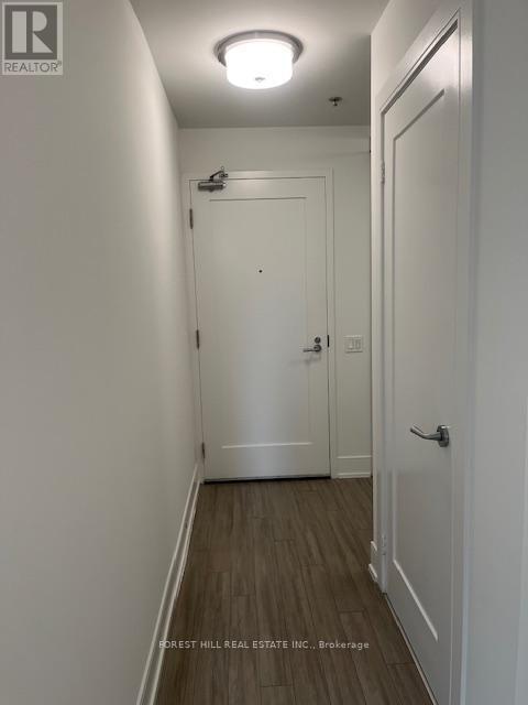 Building Photo - 310 Tweedsmuir Ave