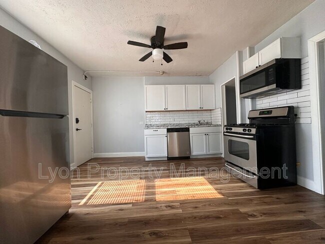 Building Photo - 412 Elm St