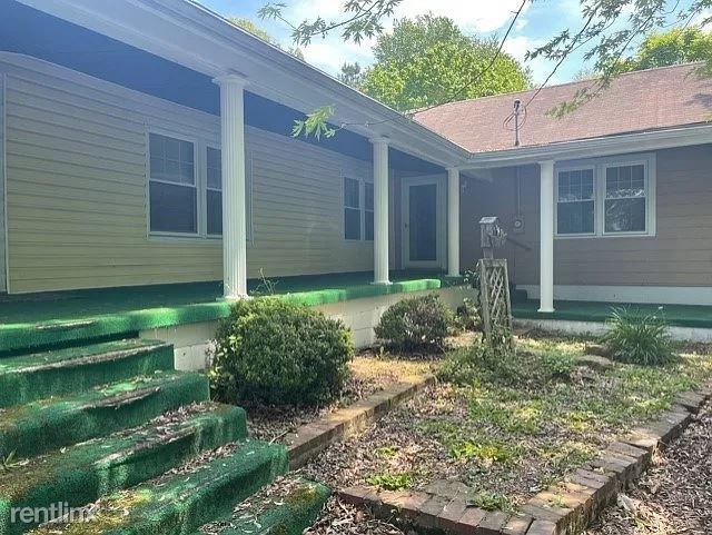 Building Photo - 3 br, 2 bath House - 728 Center St