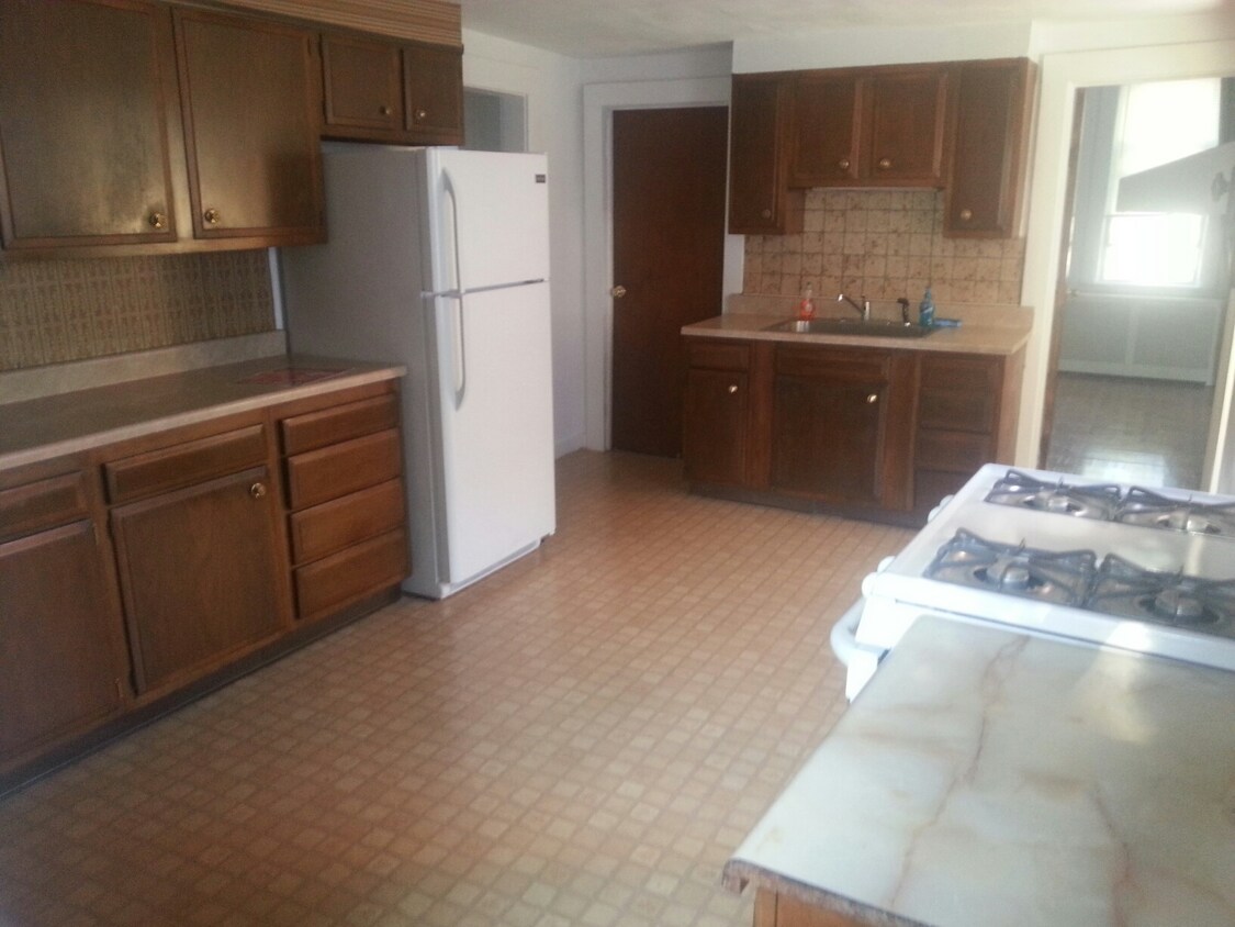 Primary Photo - 19 Brown St