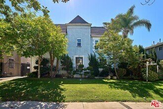 Building Photo - 732 S Plymouth Blvd