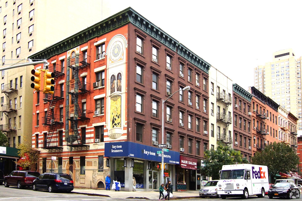 Building Photo - 1565 York Ave