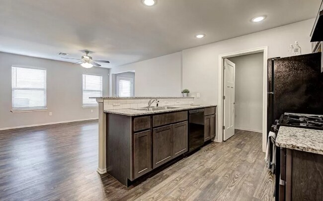 Foto del edificio - 8811 SW 45th St