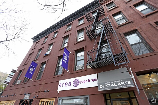 Building Photo - 106 1st Pl