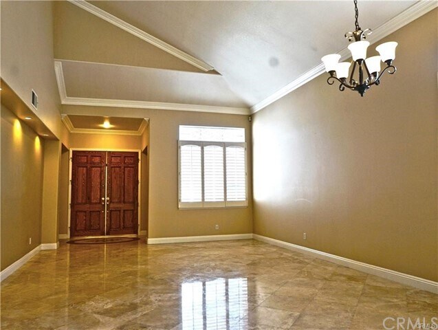Building Photo - 5762 Ridgeview Dr