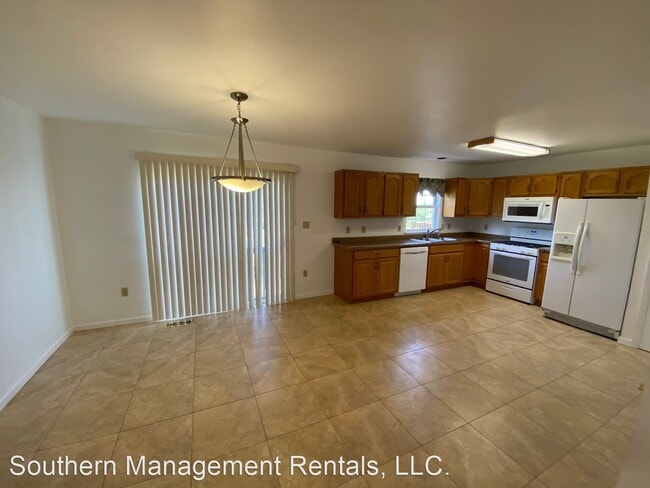 Building Photo - 3 br, 2.5 bath House - 2977 Robin Road
