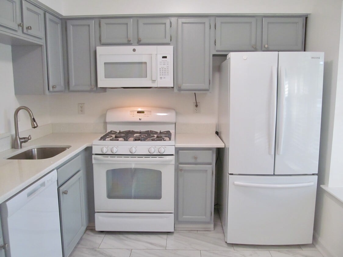 Primary Photo - 89 Wycombe Pl