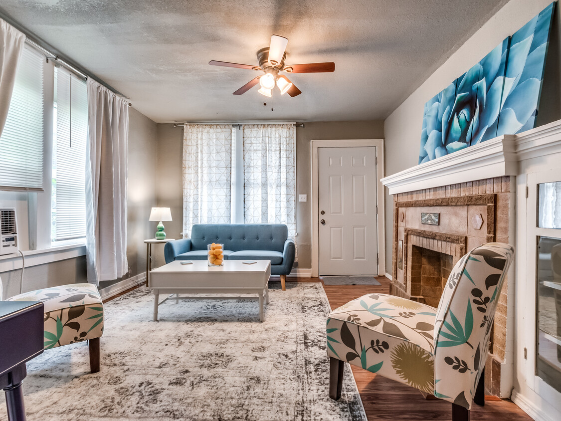 Living space - 529 NW 32nd St
