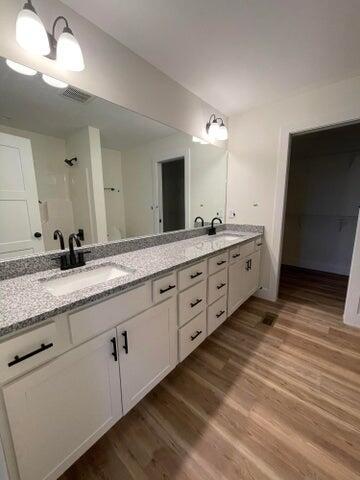 Foto del edificio - 223 Wyldwood Way