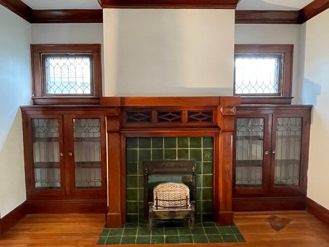 Living room - 2654 E 130th St