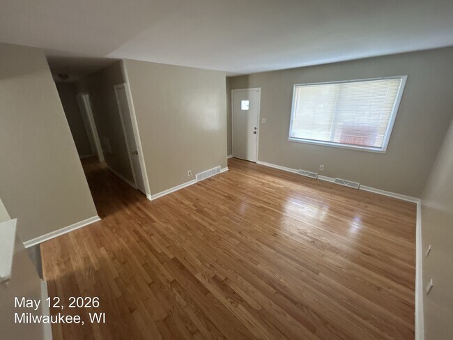 Foto del edificio - 6259 N 101st St