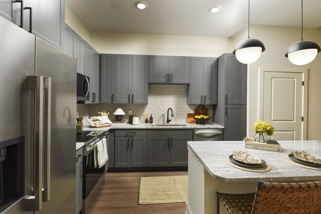 Foto del edificio - Crowne at Hickory Grove