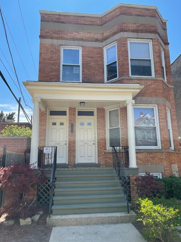 Foto principal - 1613 W Berwyn Ave