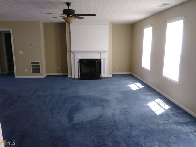 Foto del edificio - 4293 Old House Ln