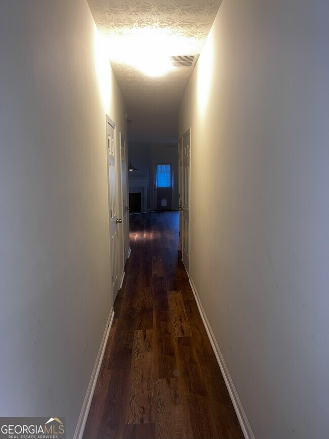 Building Photo - 784 Brookside Parc Ln