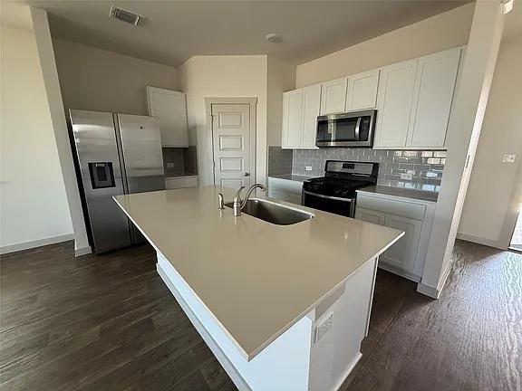 Building Photo - 400 Barton Creek Ln