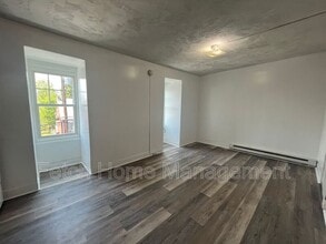 Building Photo - 641 S Queen St