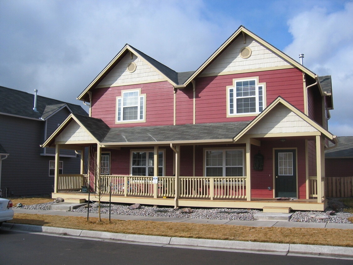 Primary Photo - Nice Duplex!