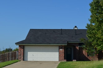 Building Photo - 1502 Port Dr
