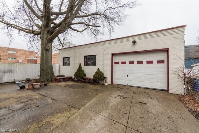 Building Photo - 1794 W 54th St