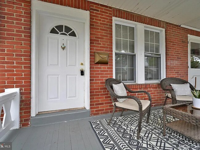 Foto del edificio - 50 Cacoosing Ave