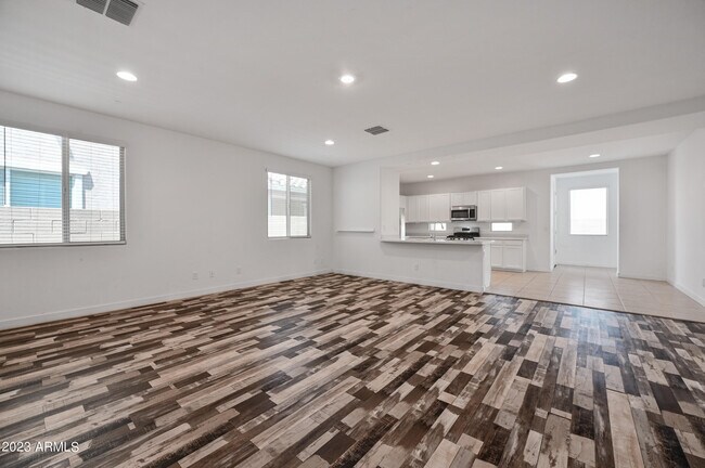 Foto del edificio - 7429 S 22nd Ave