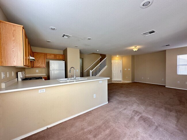 Foto del edificio - Warm Springs and Ft. Apache