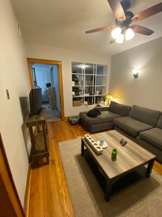 Building Photo - 5007 W Irving Park Rd