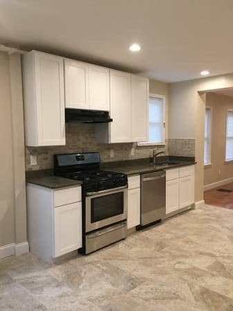 Building Photo - 2131 Dorchester Ave