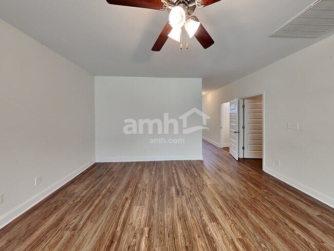 Foto del edificio - 5028 Mountain Springs Rd