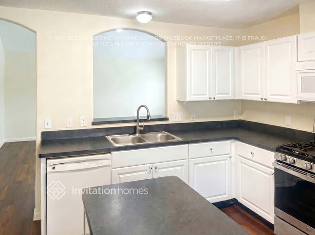 Building Photo - 8567 Chaletford Dr