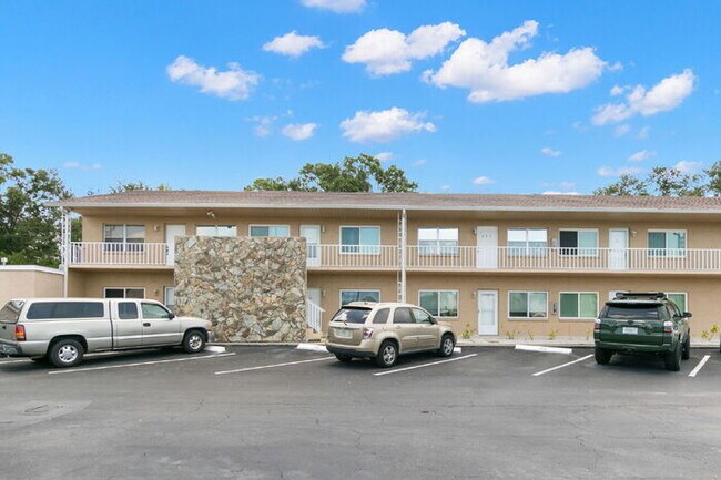 Foto del edificio - Apartment For Rent in Seminole WITH UPGRADES!