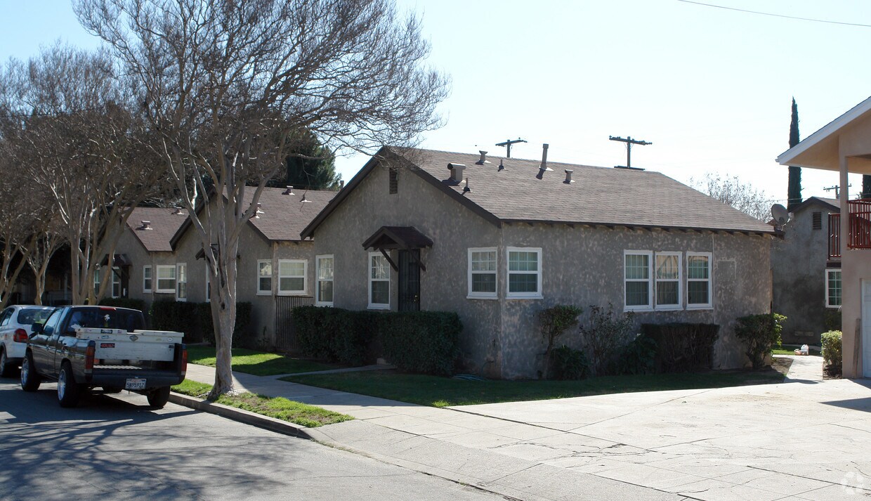 Building Photo - 1496 N Mountain View Ave