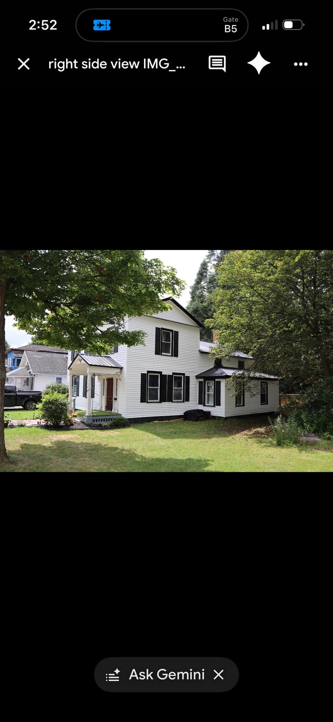 Building Photo - 1648 Valley Dr