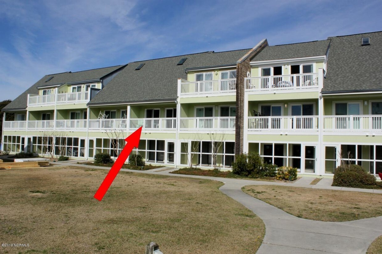9201 Coast Guard Rd Unit H208, Emerald Isle, NC 28594 Condo for Rent